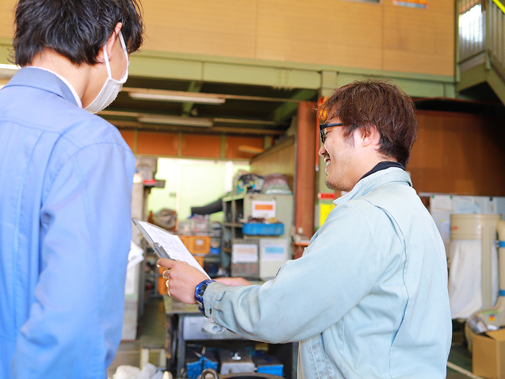 一日の流れ_メンテナンス02_現場での打ち合わせ